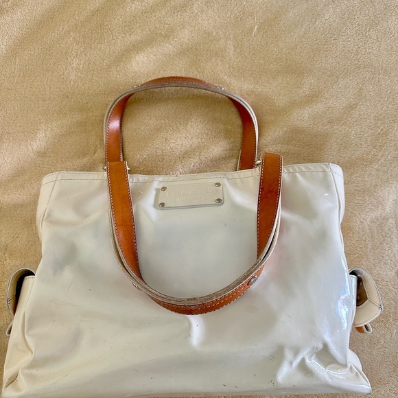 Kate Spade New York patent leather snap tote with zippered pockets- beautiful! - Picture 2 of 13